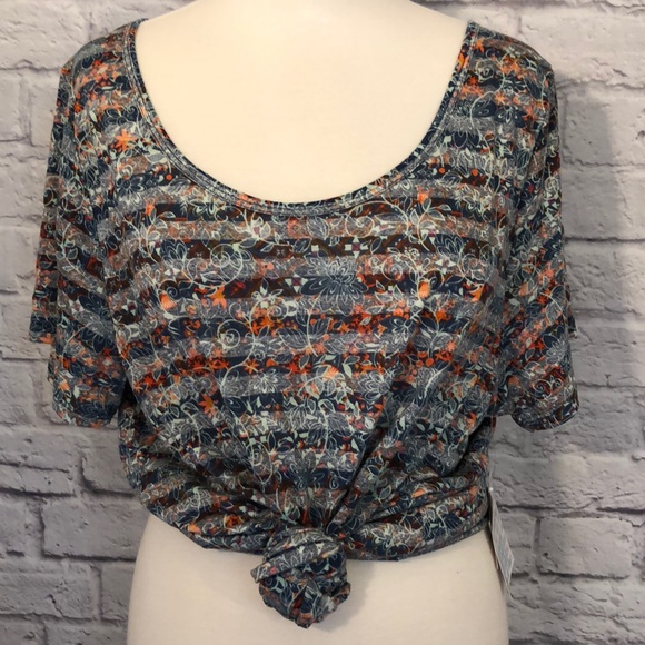 LuLaRoe Tops - LuLaRoe | Classic T High Low Length